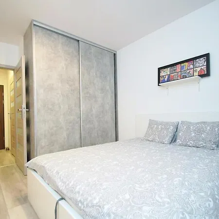 Katowice, 3 Stawy - Pulaskiego, Free Parking Κατοβίτσε